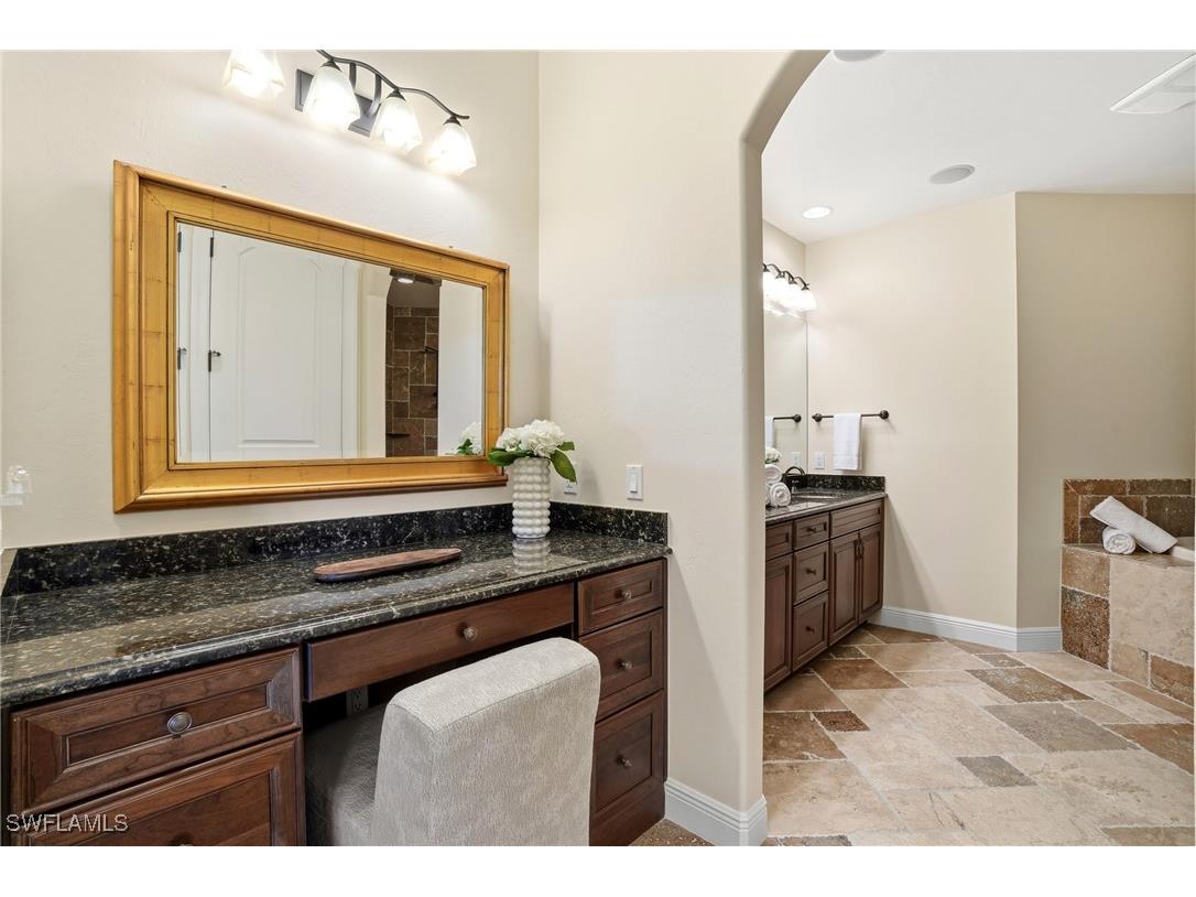 2546 Marquesa Royale Lane #7-302 Naples FL 34109 225075170 image24