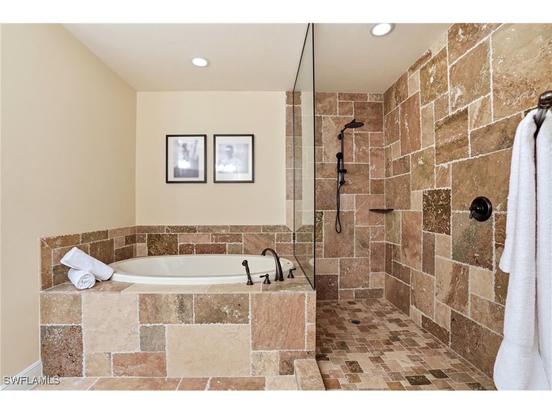 2546 Marquesa Royale Lane #7-302 Naples FL 34109 225075170 image26