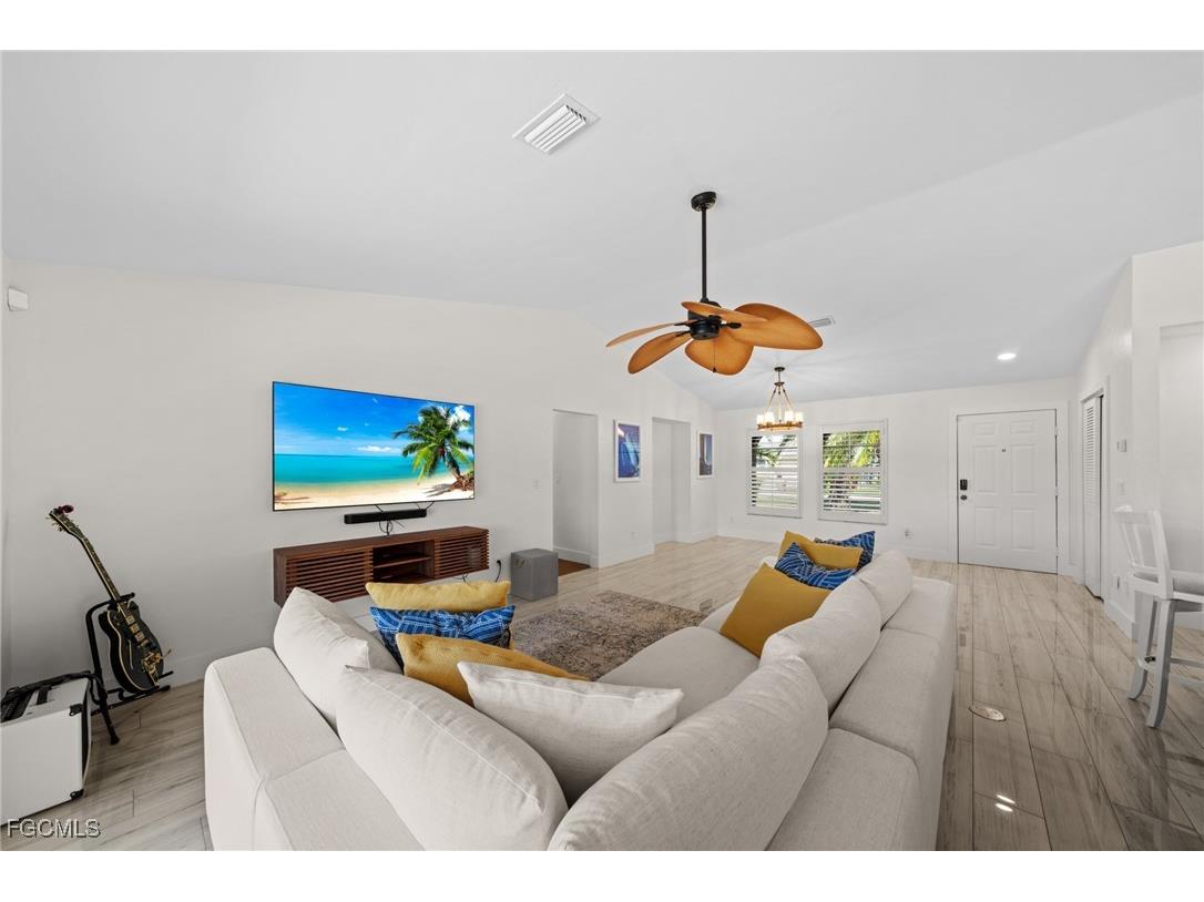 2546 SW 38th Terrace Cape Coral FL 33914 2025019767 image10