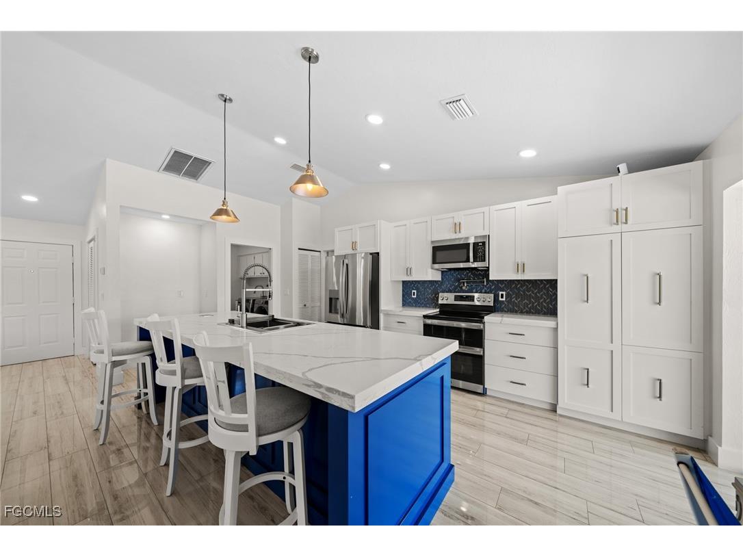 2546 SW 38th Terrace Cape Coral FL 33914 2025019767 image11