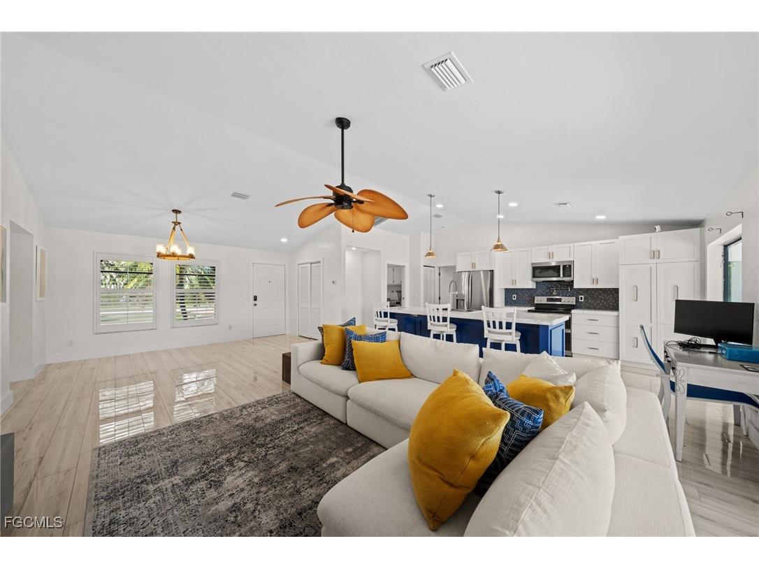 2546 SW 38th Terrace Cape Coral FL 33914 2025019767 image9