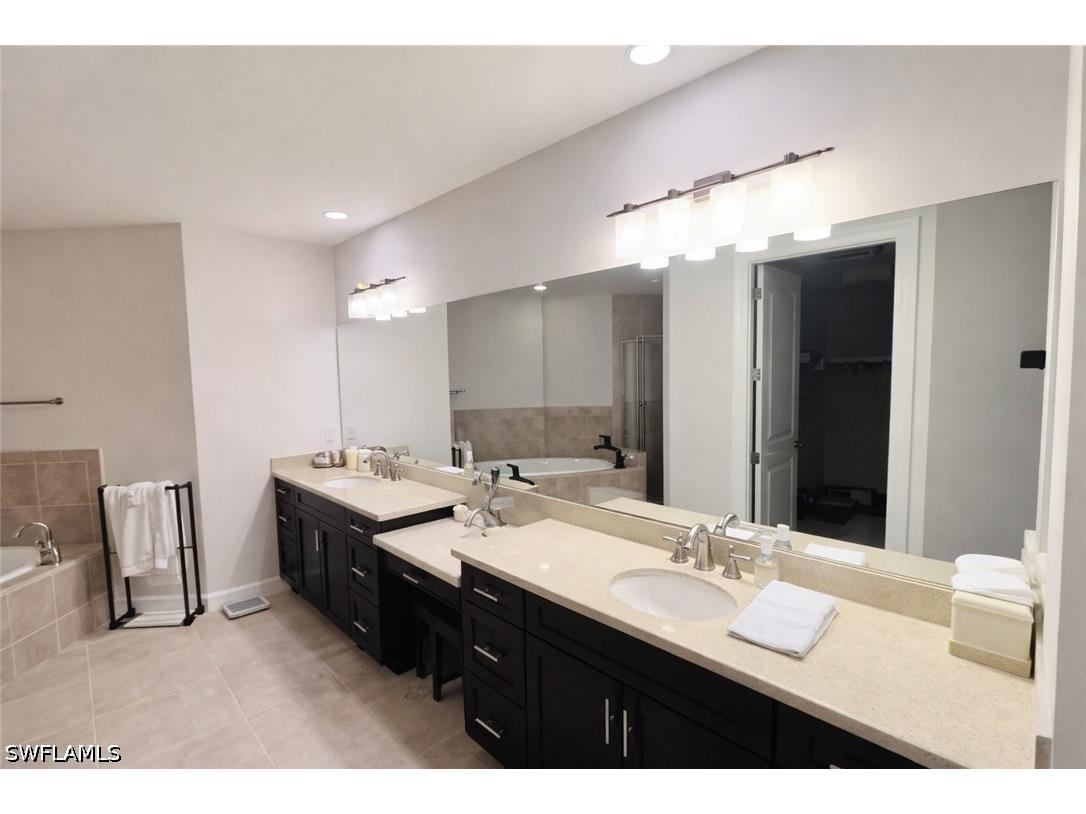 2547 Marquesa Royale Lane #3-201 Naples FL 34109 226013126 image16