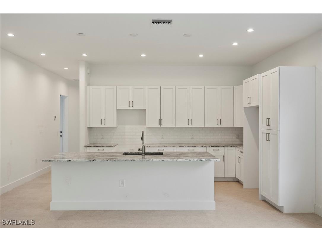 2548 Linda Drive Naples FL 34112 226003930 image4