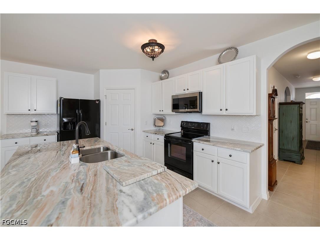 2548 Ocasa Court Cape Coral FL 33909 2026013174 image2