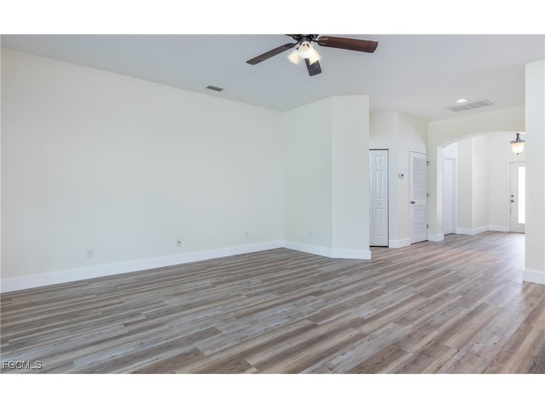 2549 Verdmont Court Cape Coral FL 33991 2025013976 image4