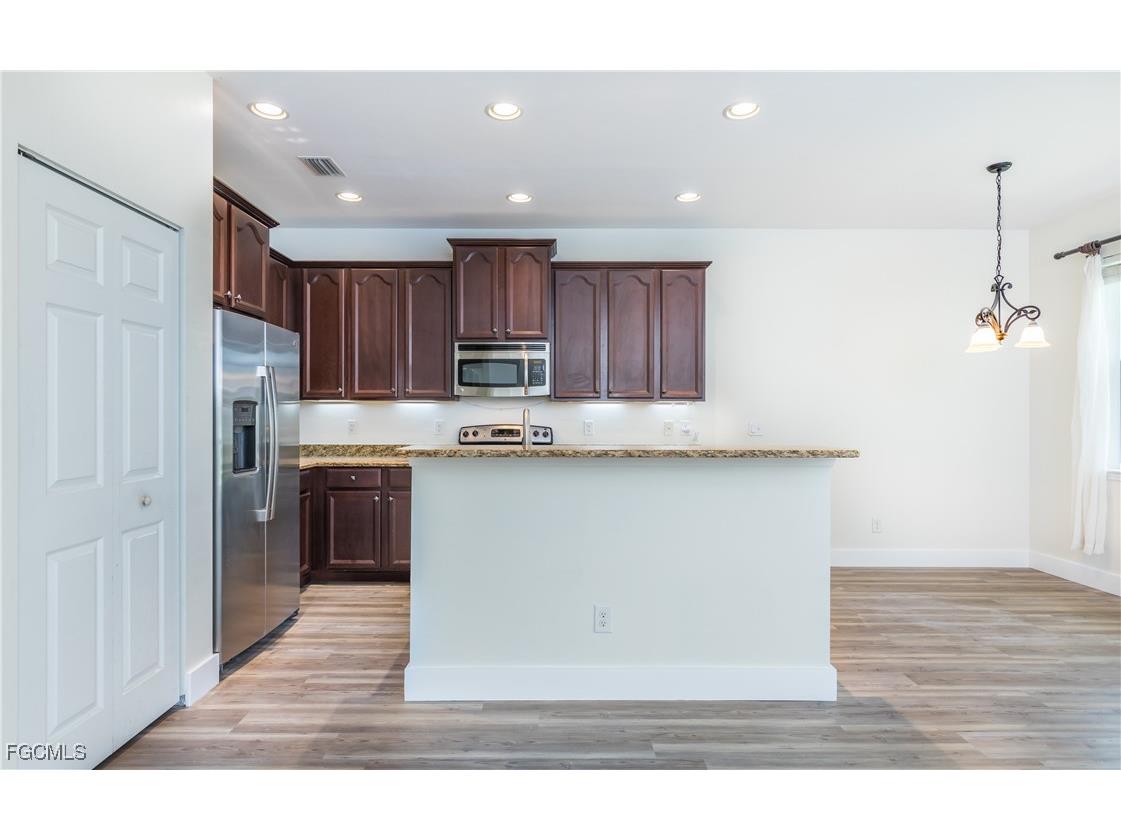 2549 Verdmont Court Cape Coral FL 33991 2025013976 image6