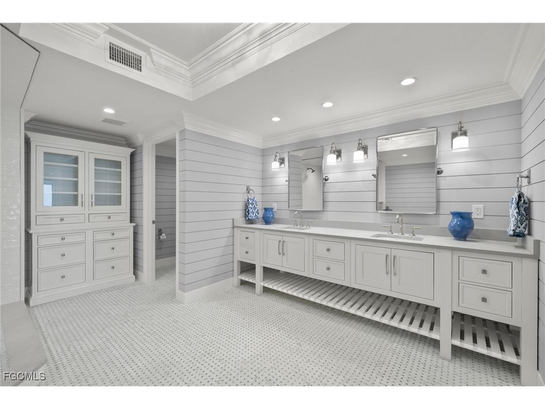 2549 W Gulf Drive #106 Sanibel FL 33957 2025011697 image22