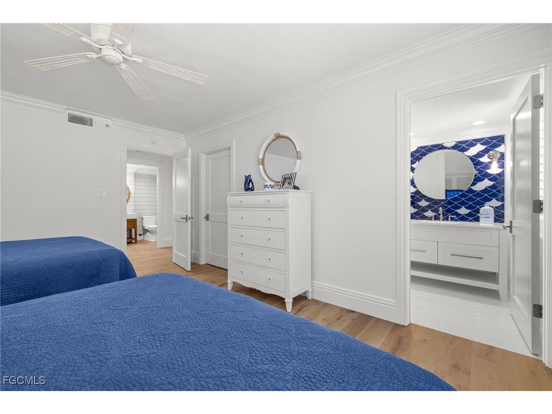 2549 W Gulf Drive #106 Sanibel FL 33957 2025011697 image29