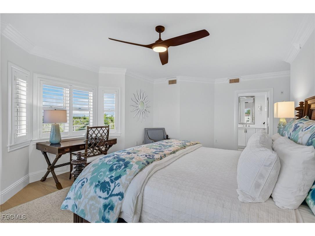 2549 W Gulf Drive #206 Sanibel FL 33957 2025022143 image36