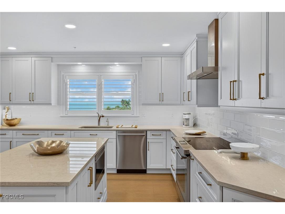 2549 W Gulf Drive #206 Sanibel FL 33957 2025022143 image8