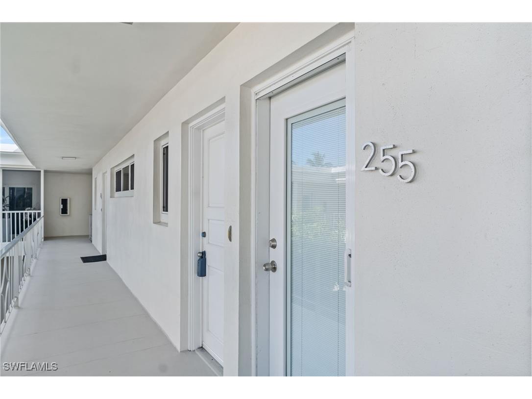 255 3rd Avenue S #255 Naples FL 34102 225065834 image4