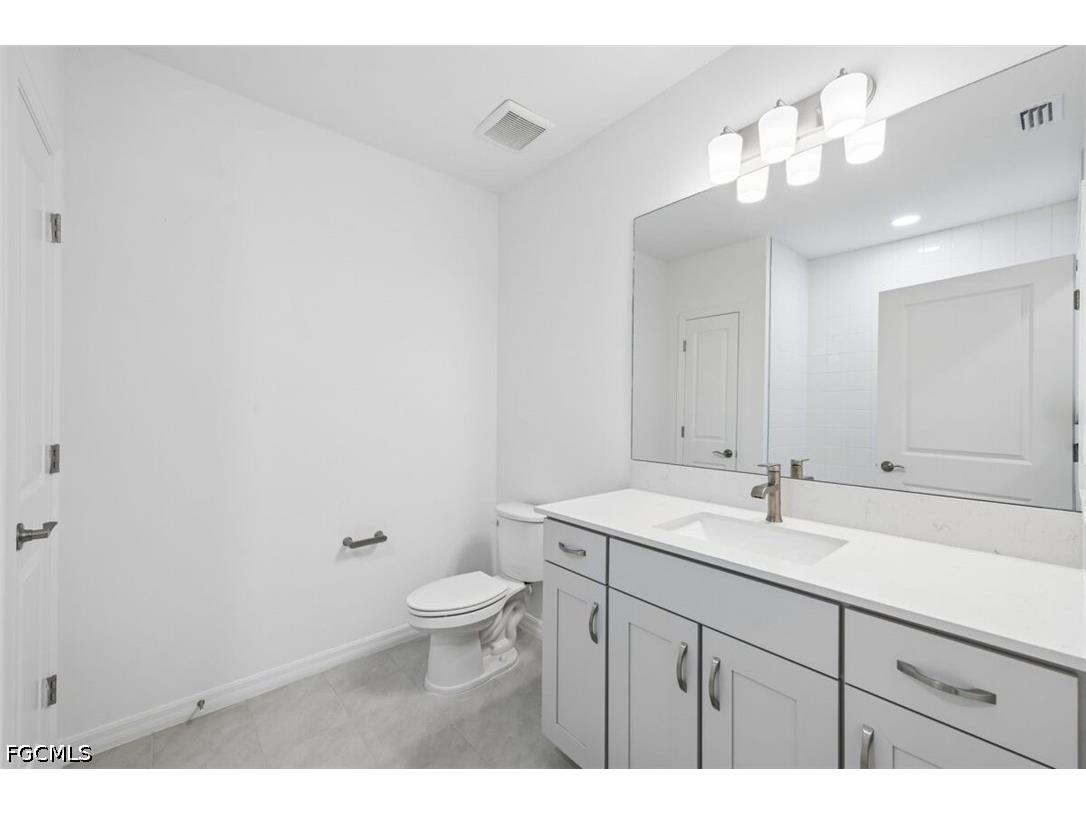 255 Lakeside Breeze Way Lehigh Acres FL 33936 2026018797 image11
