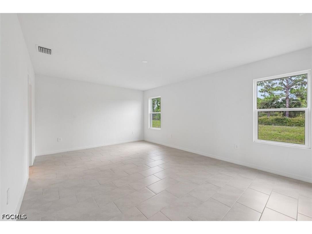 255 Lakeside Breeze Way Lehigh Acres FL 33936 2026018797 image5