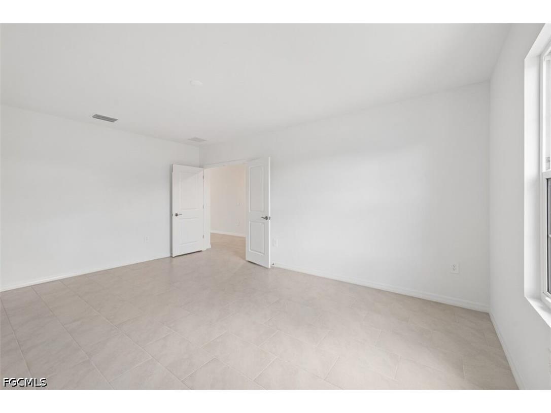 255 Lakeside Breeze Way Lehigh Acres FL 33936 2026018797 image8