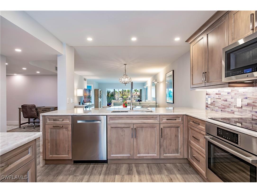 255 Park Shore Drive #3-332 Naples FL 34103 225004732 image5