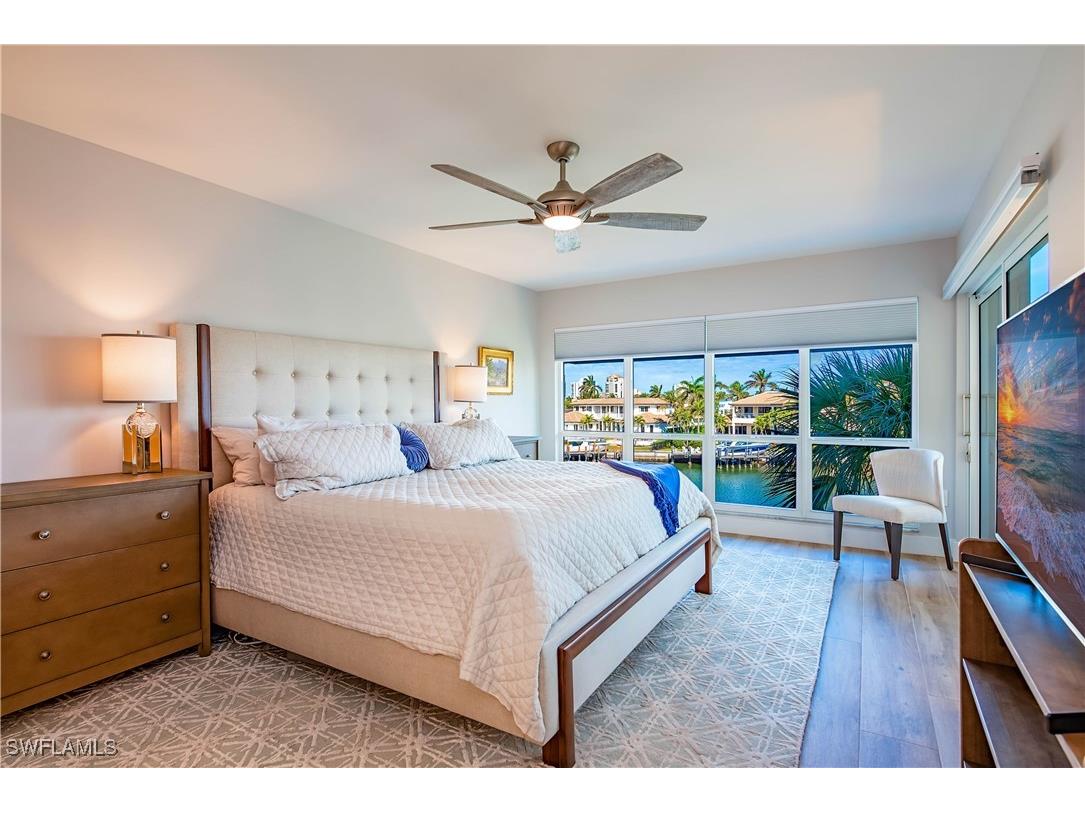 255 Park Shore Drive #3-332 Naples FL 34103 225004732 image8