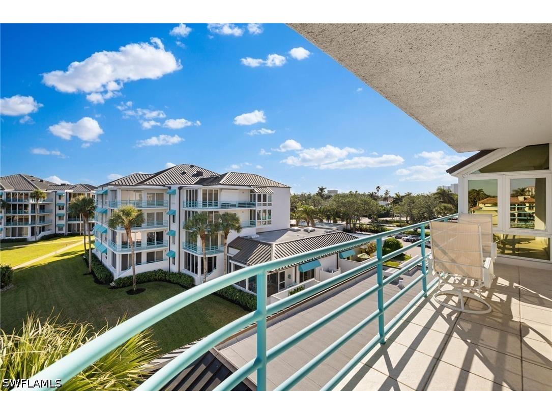 255 Park Shore Drive #3-341 Naples FL 34103 226016481 image40