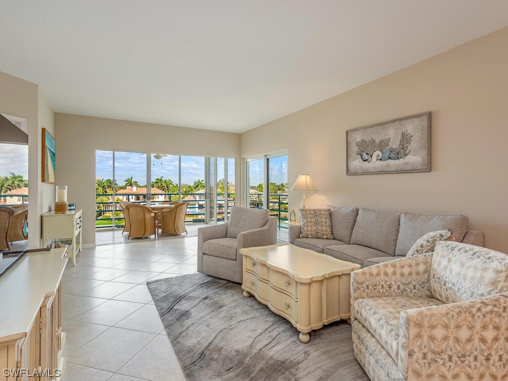 255 Park Shore Drive #3-342 Naples FL 34103 224009948 image1