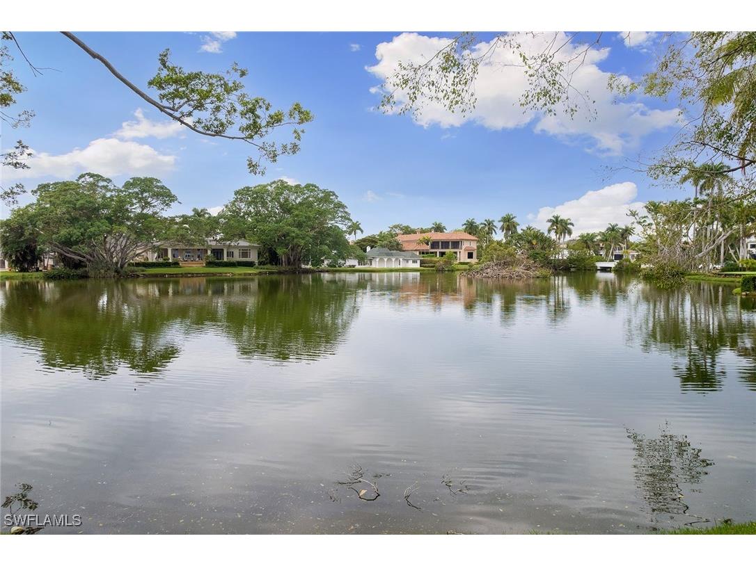 2550 Lantern Lane Naples FL 34102 225075461 image3