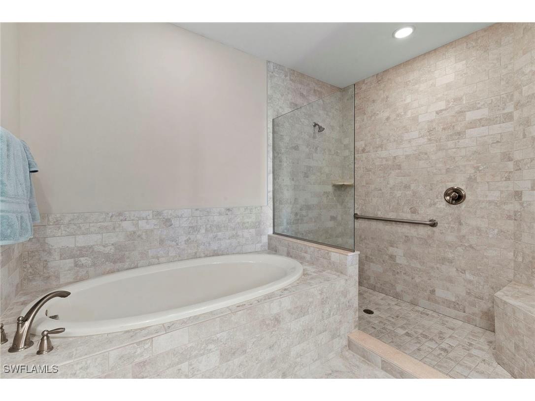 2550 Marquesa Royale Lane #201 Naples FL 34109 225073587 image21