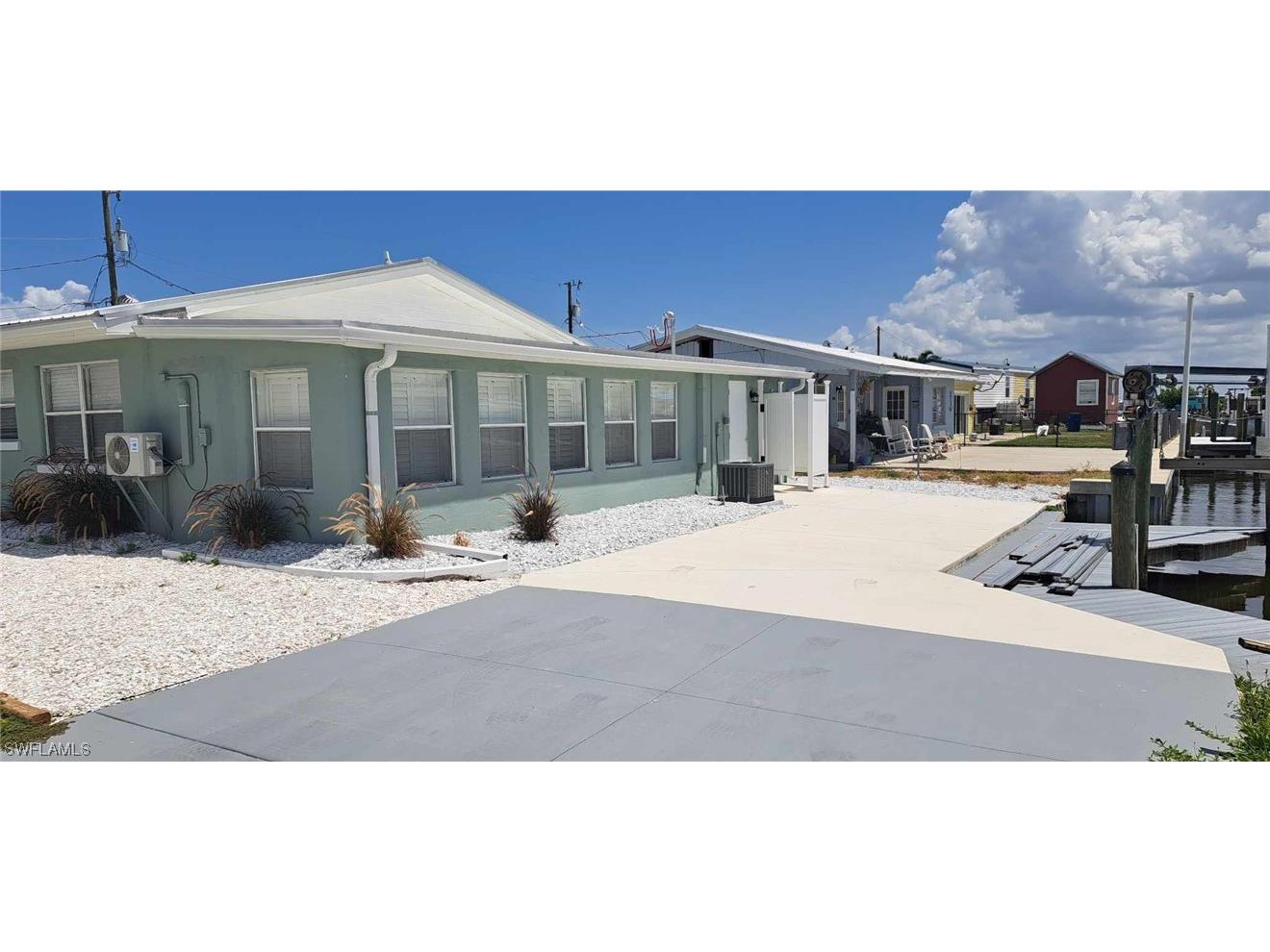 2551 Broadwater Street #B Matlacha FL 33993 223051119 image1