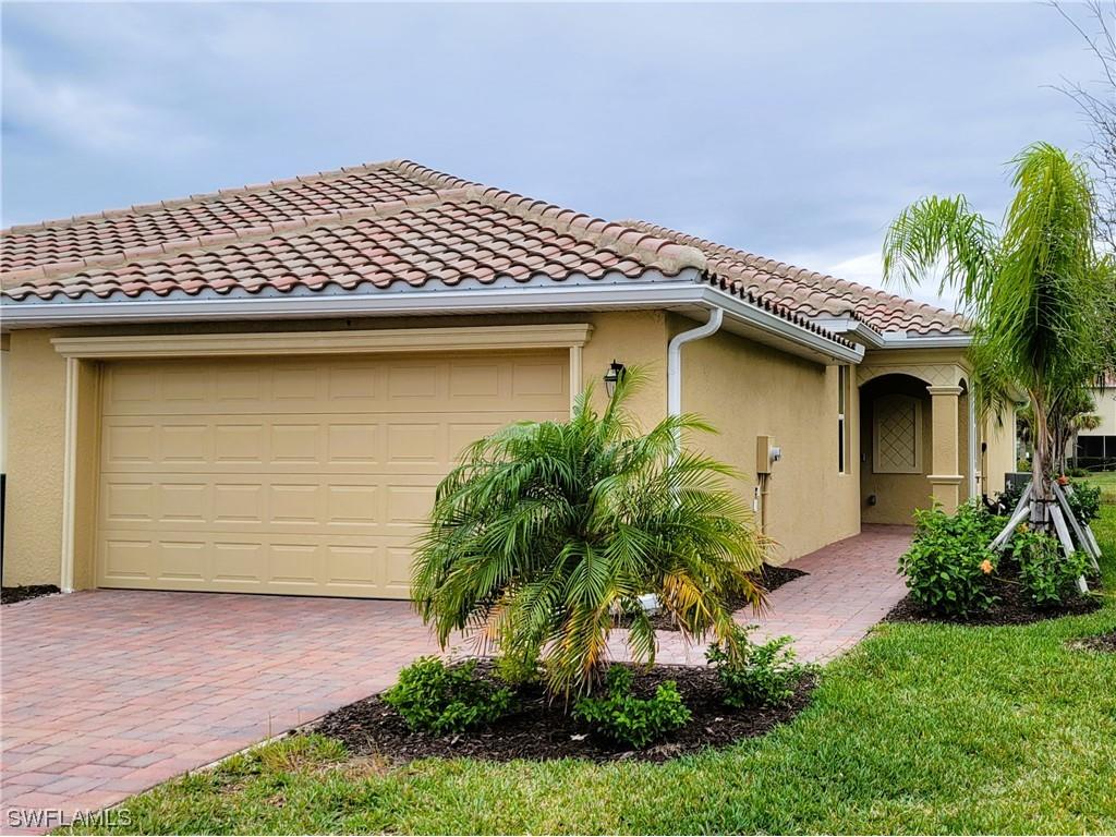 2551 Vine Avenue Naples FL 34120 224000319 image1