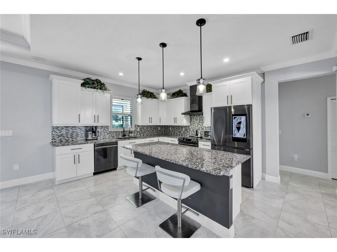 2552 52nd Avenue NE Naples FL 34120 225076414 image12