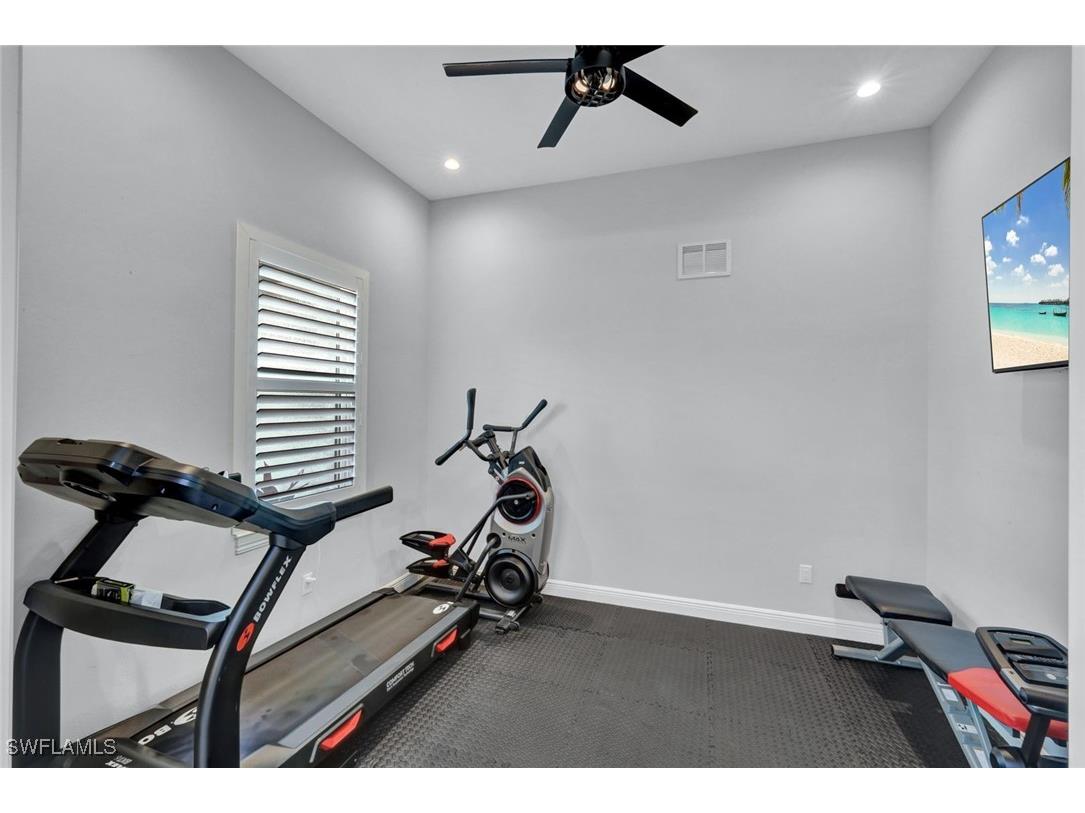 2552 52nd Avenue NE Naples FL 34120 225076414 image25