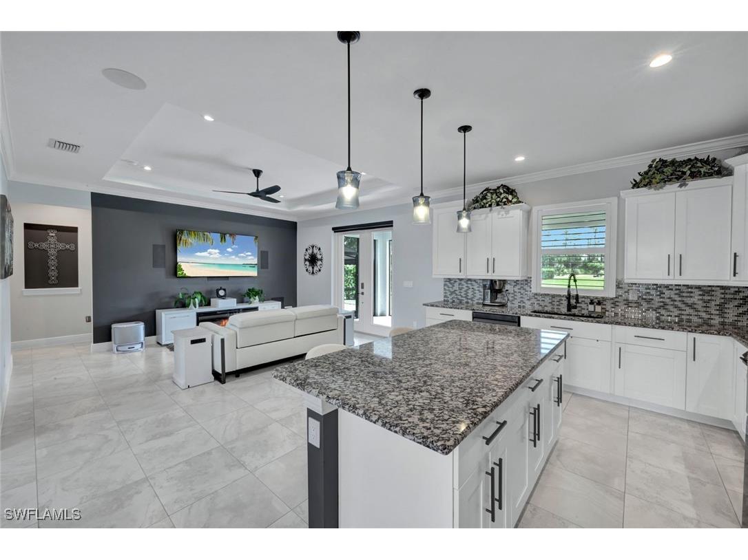 2552 52nd Avenue NE Naples FL 34120 225076414 image3