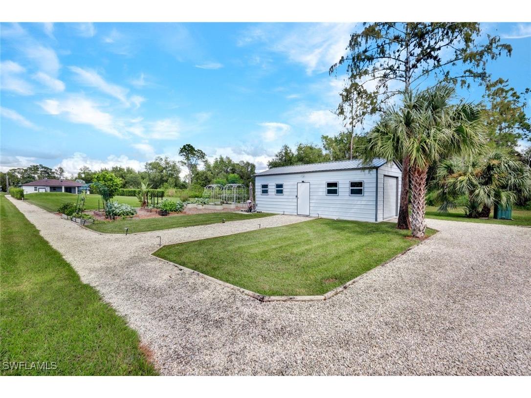 2552 52nd Avenue NE Naples FL 34120 225076414 image31