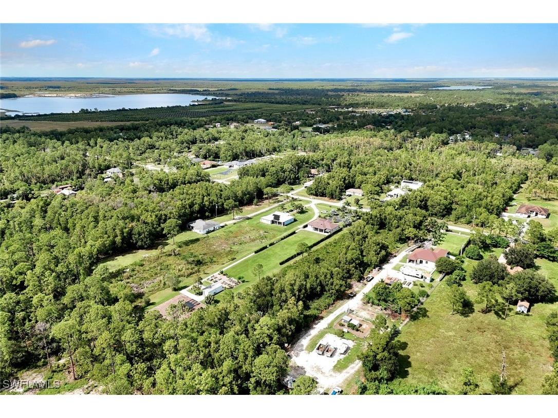 2552 52nd Avenue NE Naples FL 34120 225076414 image38