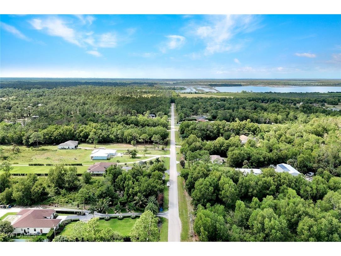 2552 52nd Avenue NE Naples FL 34120 225076414 image42