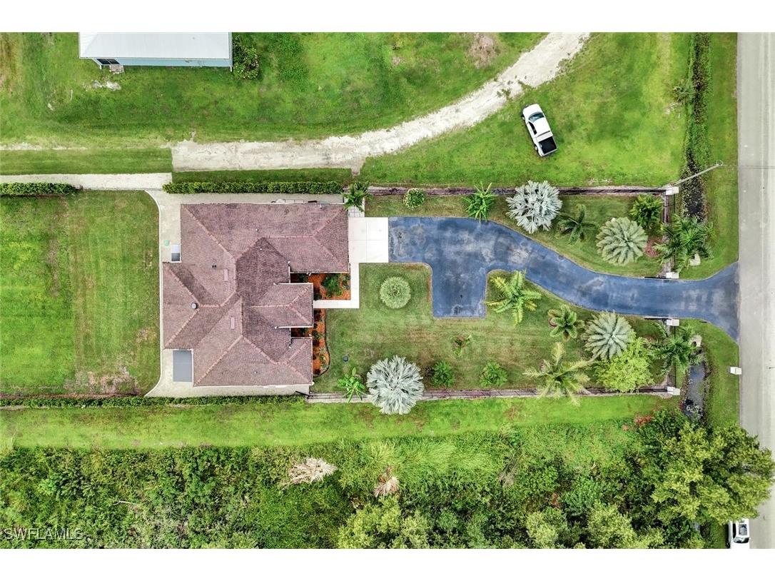 2552 52nd Avenue NE Naples FL 34120 225076414 image44