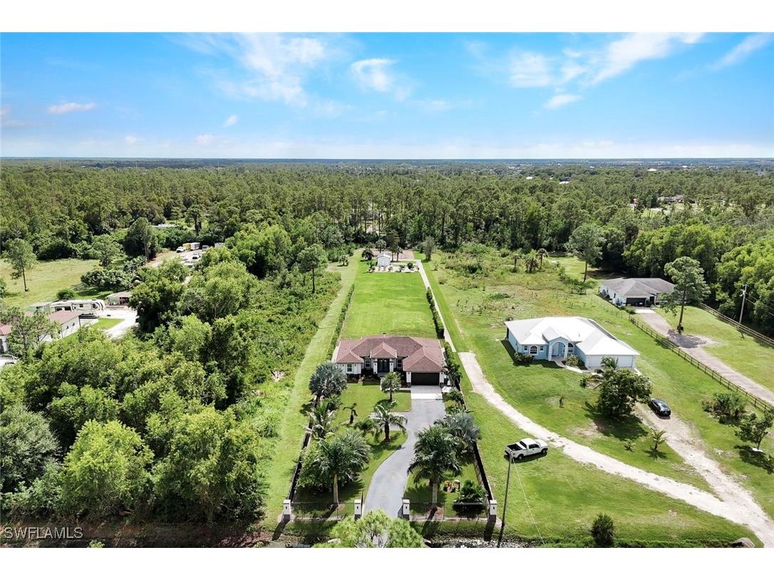 2552 52nd Avenue NE Naples FL 34120 225076414 image46