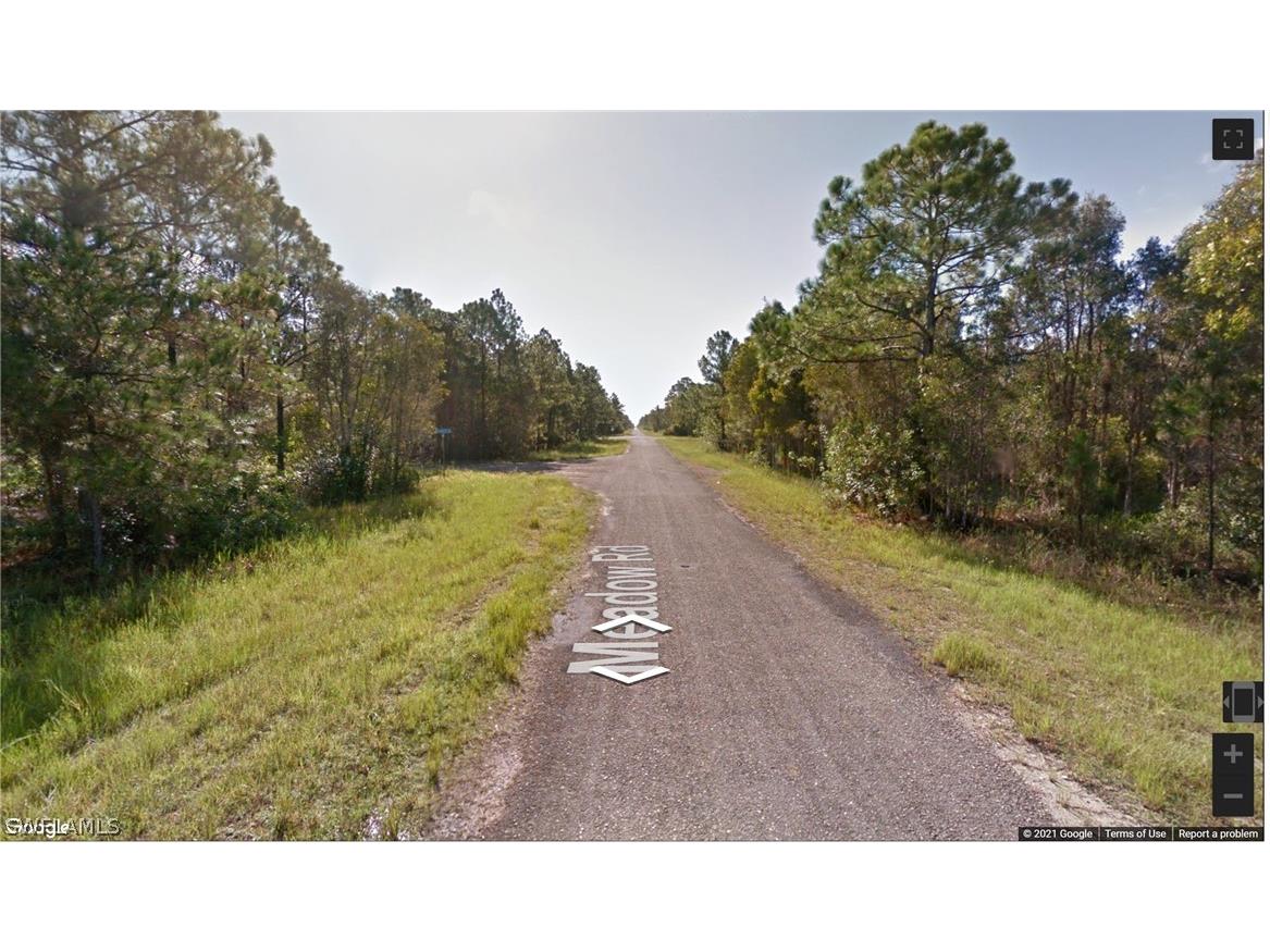 2552 Meadow Road Lehigh Acres FL 33974 226010403 image1