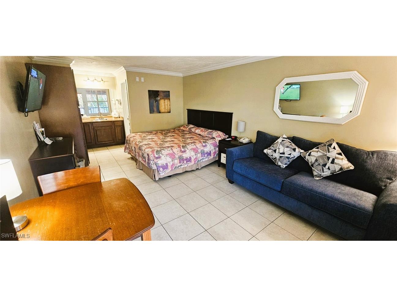 2555 9th Street N #235 Naples FL 34103 224091291 image1