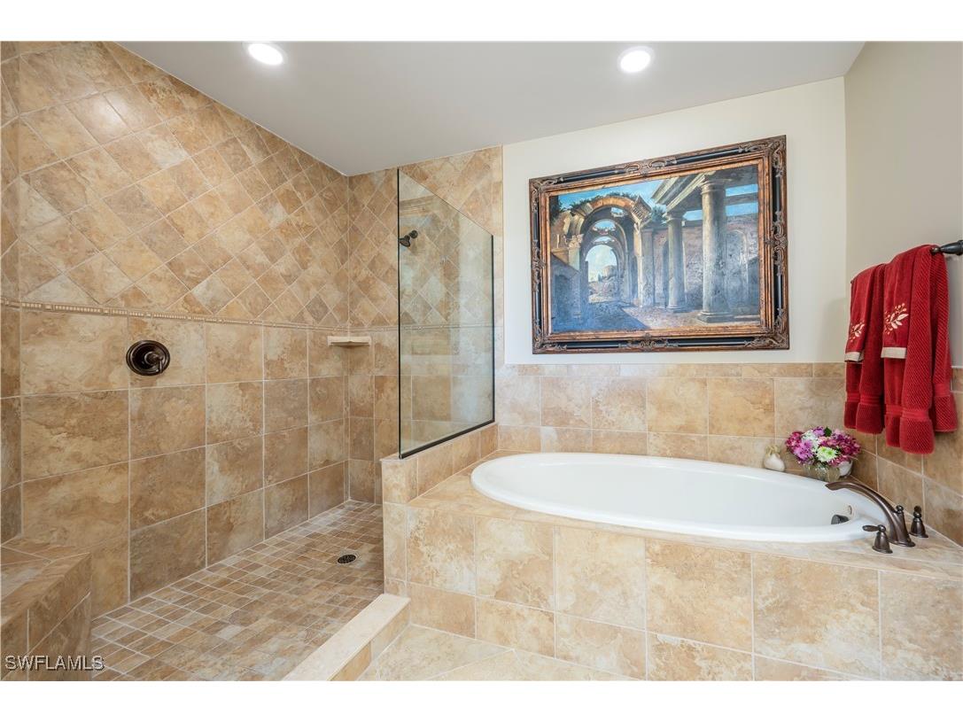 2555 Marquesa Royale Lane #1-301 Naples FL 34109 225074637 image25