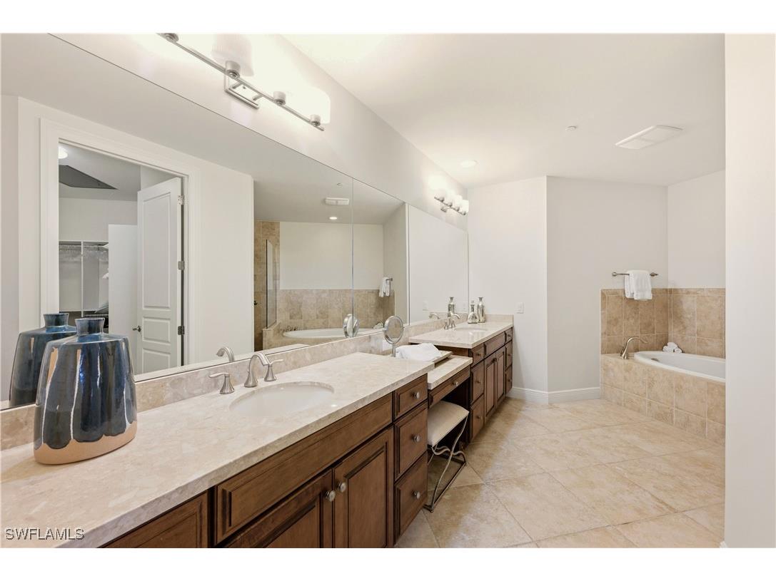 2555 Marquesa Royale Lane #1-302 Naples FL 34109 226001448 image29