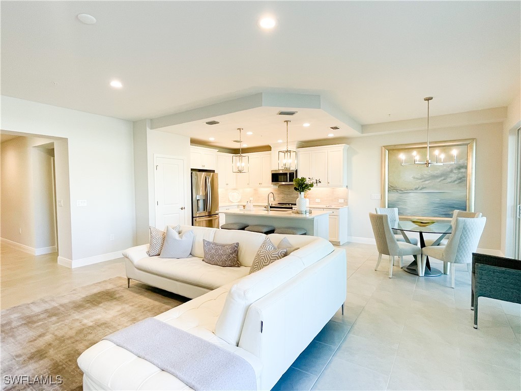 2555 Seychelles Drive #402 Naples FL 34112 226005060 image2