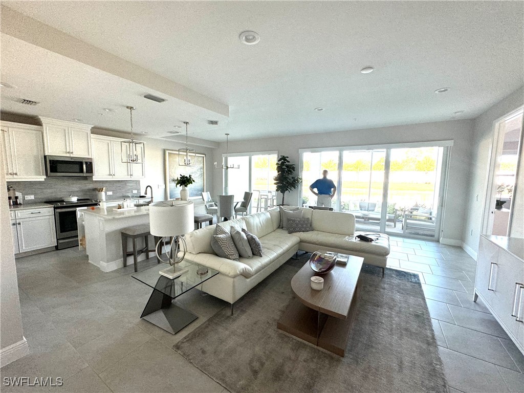 2555 Seychelles Drive #402 Naples FL 34112 226005060 image6