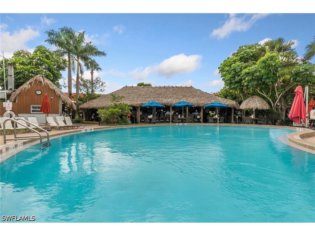 2555 Tamiami Trail N #102 Naples FL 34103 226013172 image1