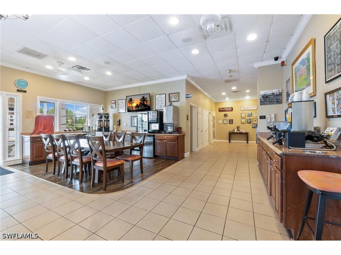 2555 Tamiami Trail N #102 Naples FL 34103 226013172 image10