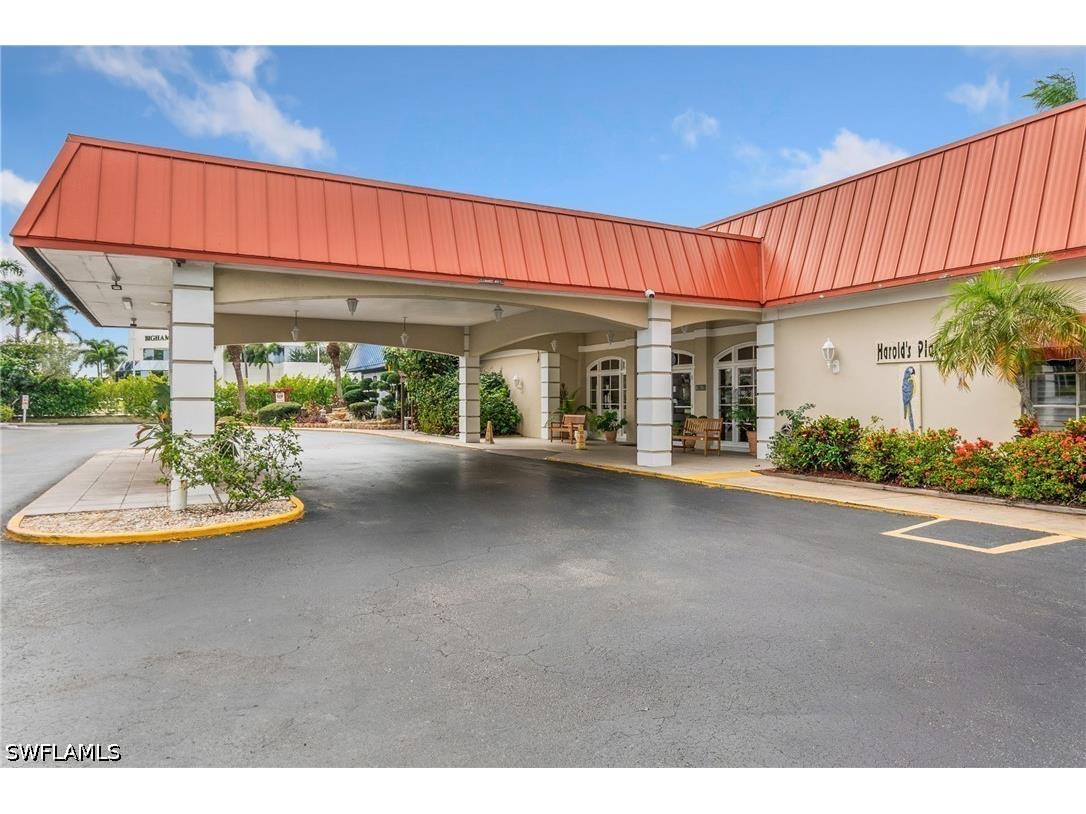 2555 Tamiami Trail N #102 Naples FL 34103 226013172 image8