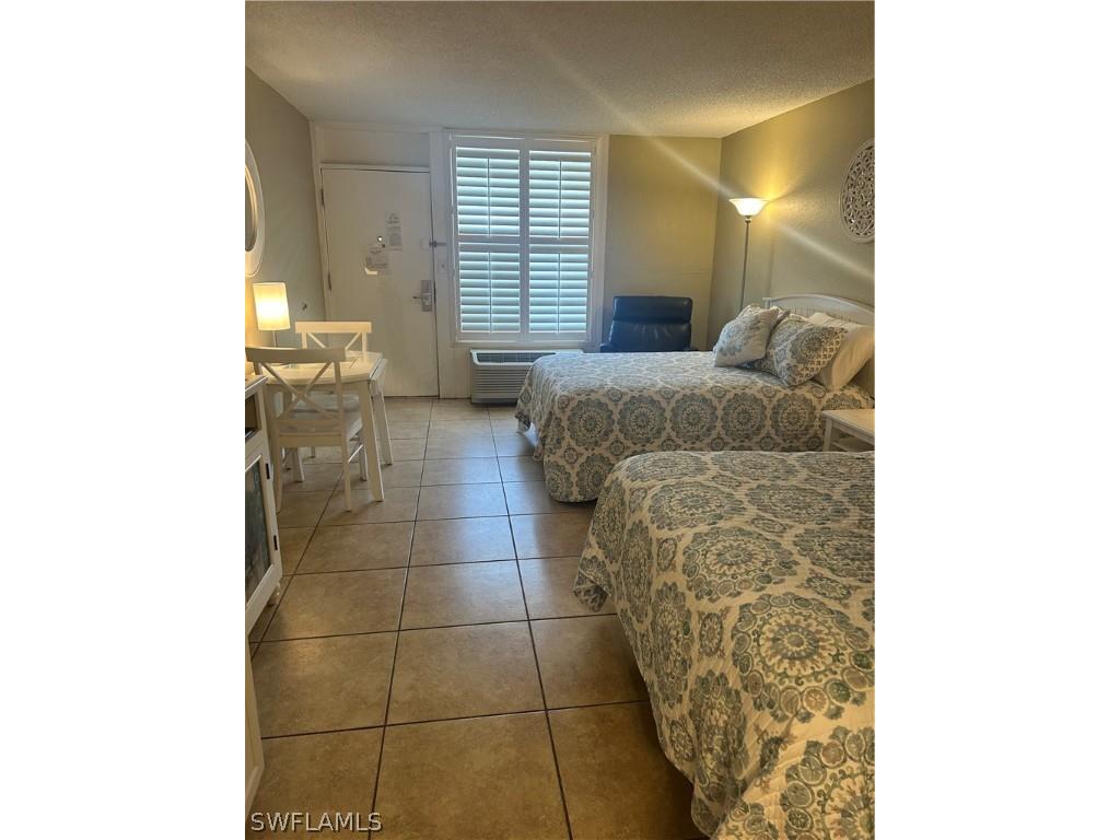 2555 Tamiami Trail N #112 Naples FL 34103 224030024 image1