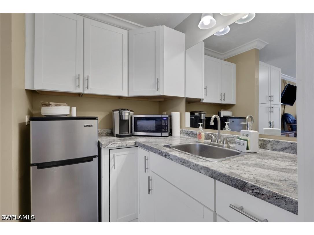 2555 Tamiami Trail N #115 Naples FL 34103 226019298 image17