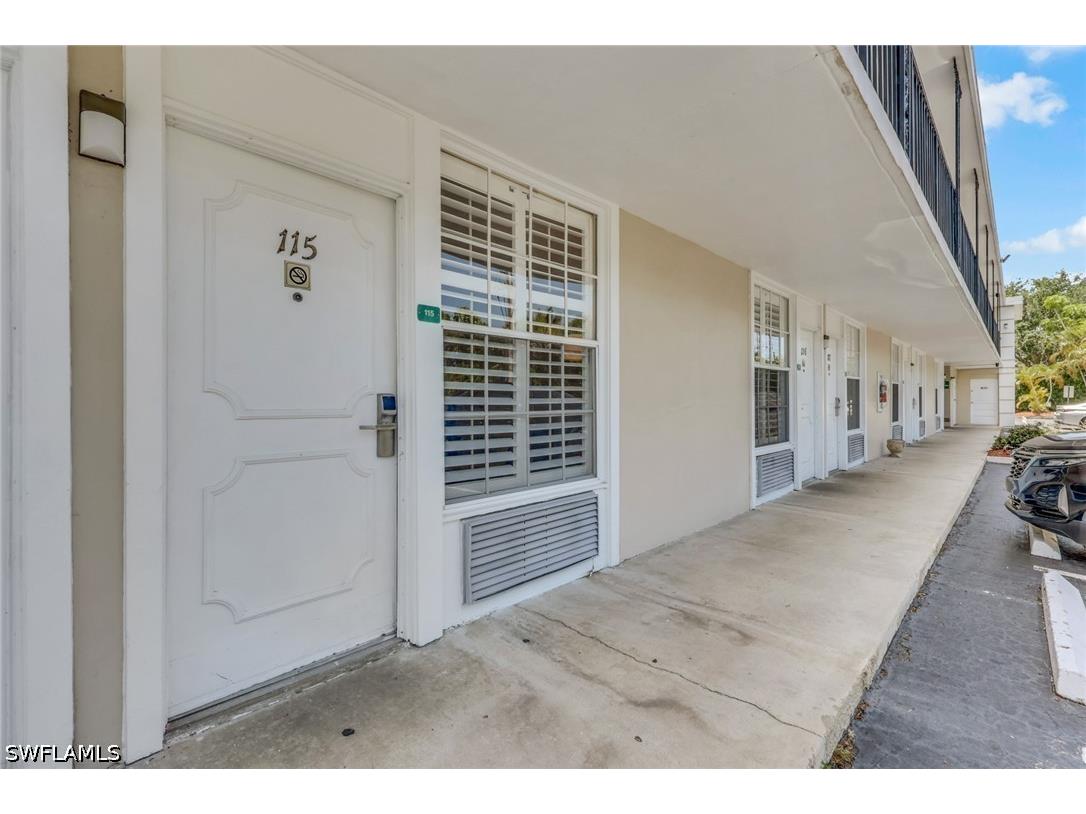 2555 Tamiami Trail N #115 Naples FL 34103 226019298 image3