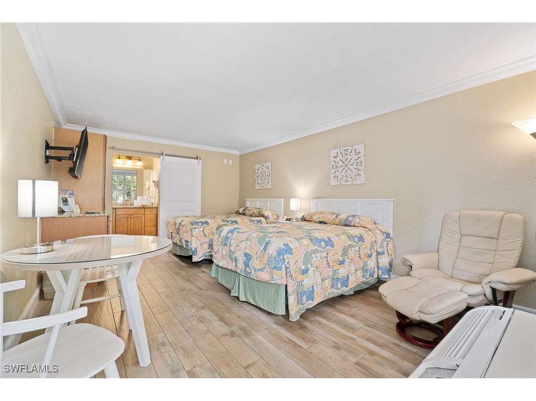 2555 Tamiami Trail N #131 Naples FL 34103 224066562 image1