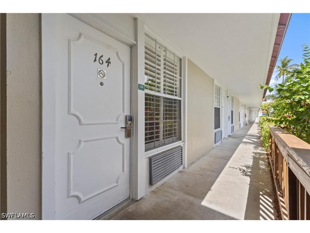 2555 Tamiami Trail N #164 Naples FL 34103 226011643 image1