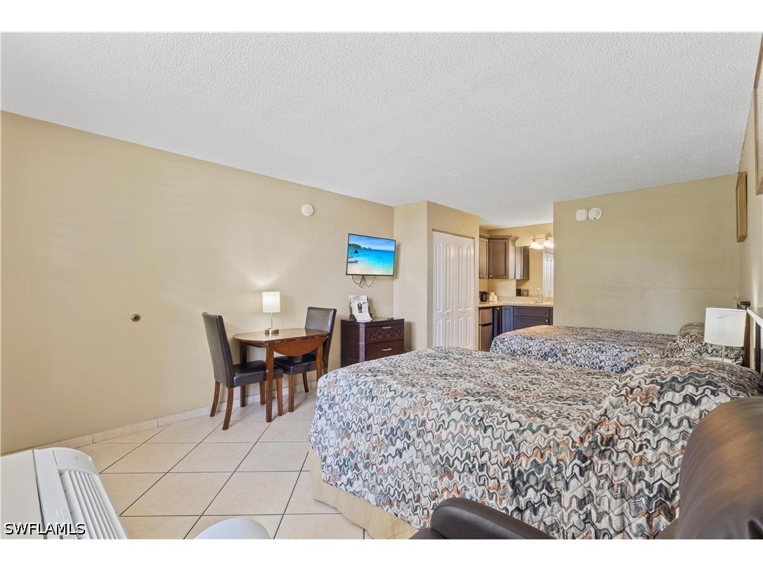 2555 Tamiami Trail N #164 Naples FL 34103 226011643 image10