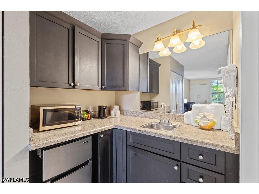 2555 Tamiami Trail N #164 Naples FL 34103 226011643 image8